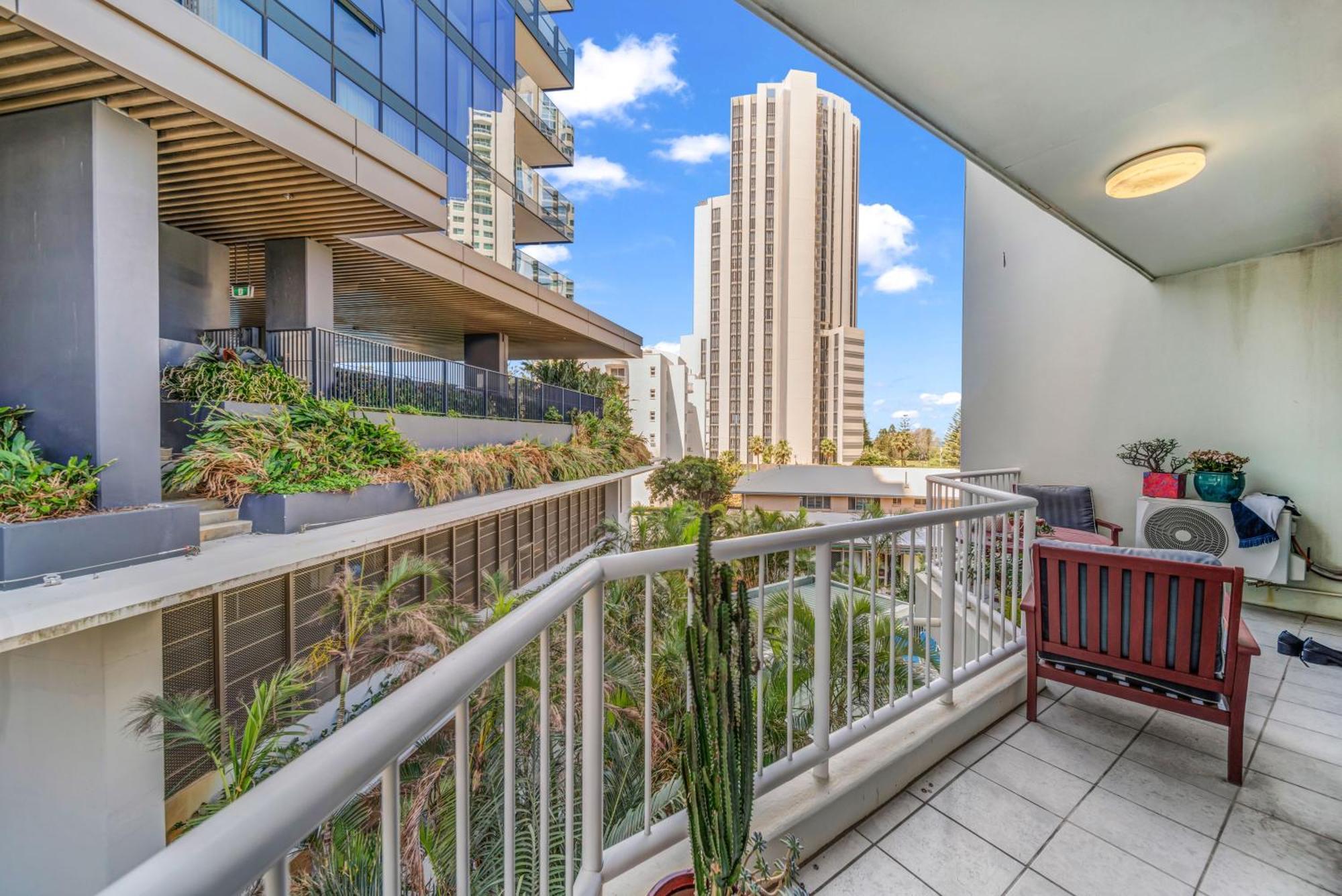Aparthotel Santa Anne By The Sea Gold Coast